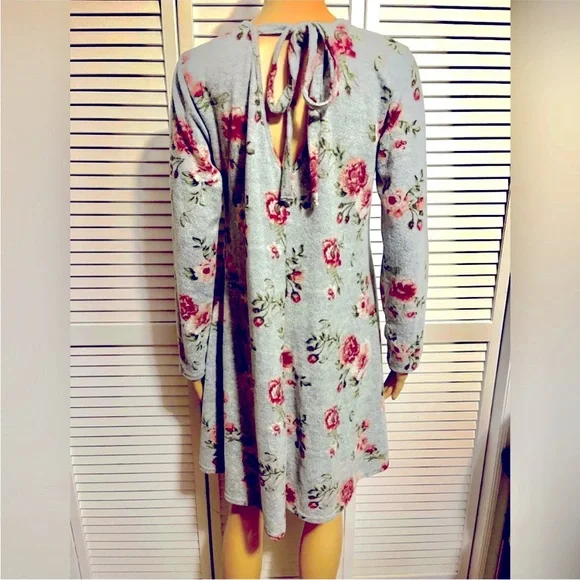 NWOT! Pretty Francesca's ALYA Gray & Pink Floral Long Sleeve A line dress Size S - Picture 5 of 12